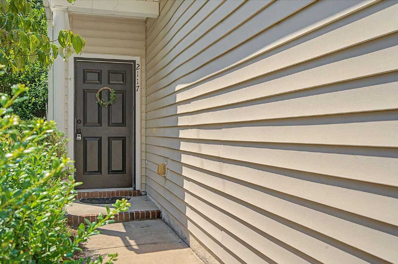 2117 Metacomet Way - Photo 6 of 40
