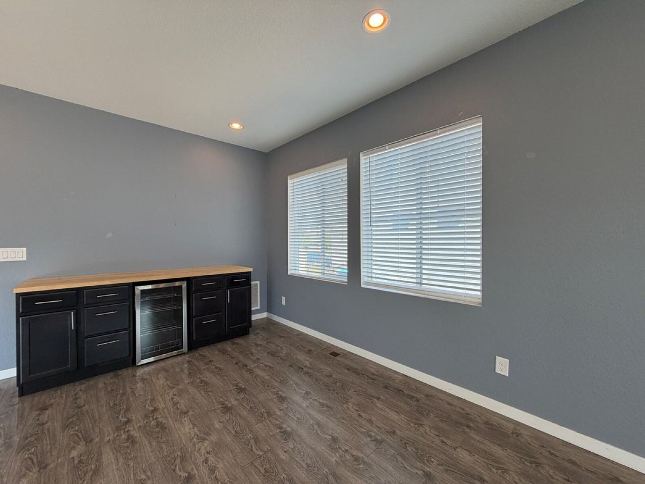 11038 Rifle Ct - Photo 4 of 15