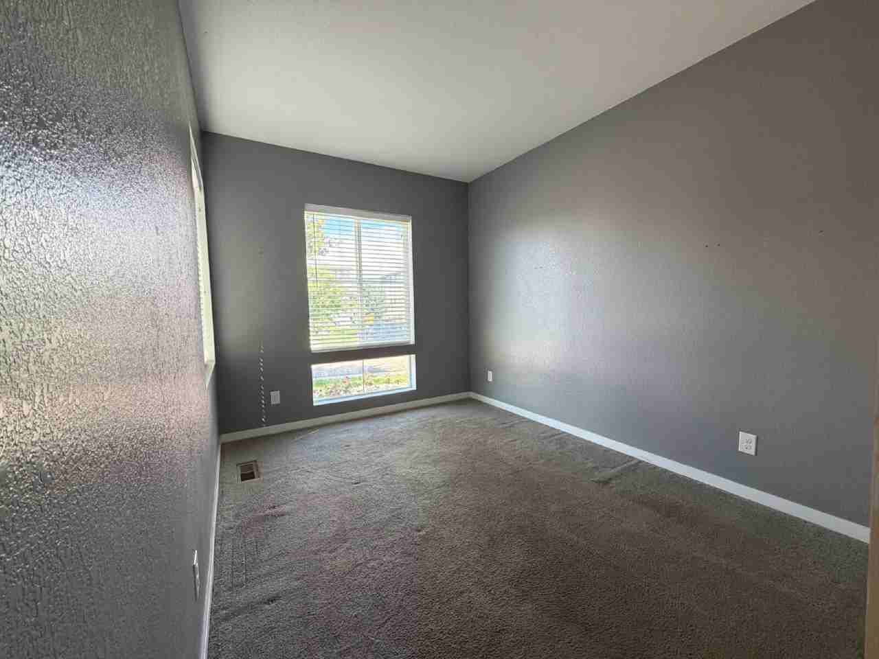 11038 Rifle Ct - Photo 5 of 15