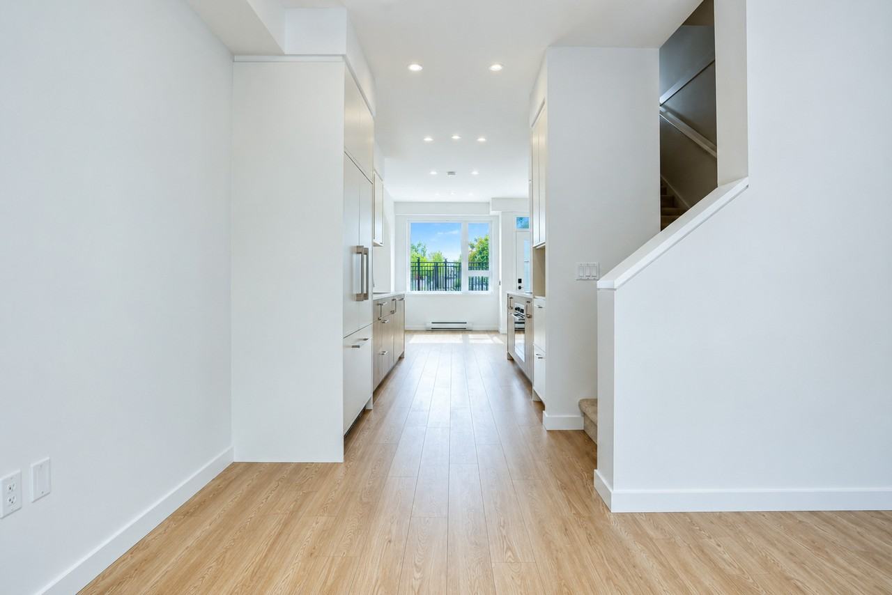 948 Lytton Street - Photo 7 of 23