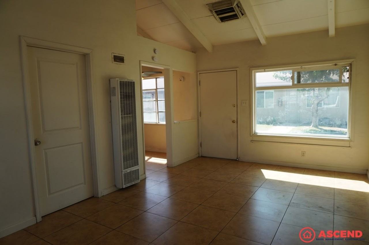 1700 Shamrock Way - Photo 2 of 18