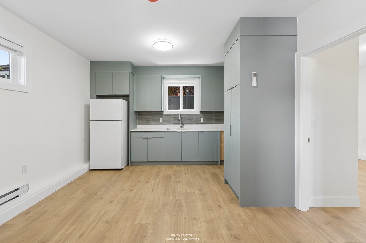 11394 86A Avenue - Photo 7 of 30