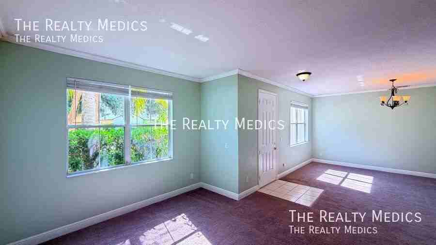 10031 Chorlton Cir - Photo 2 of 33