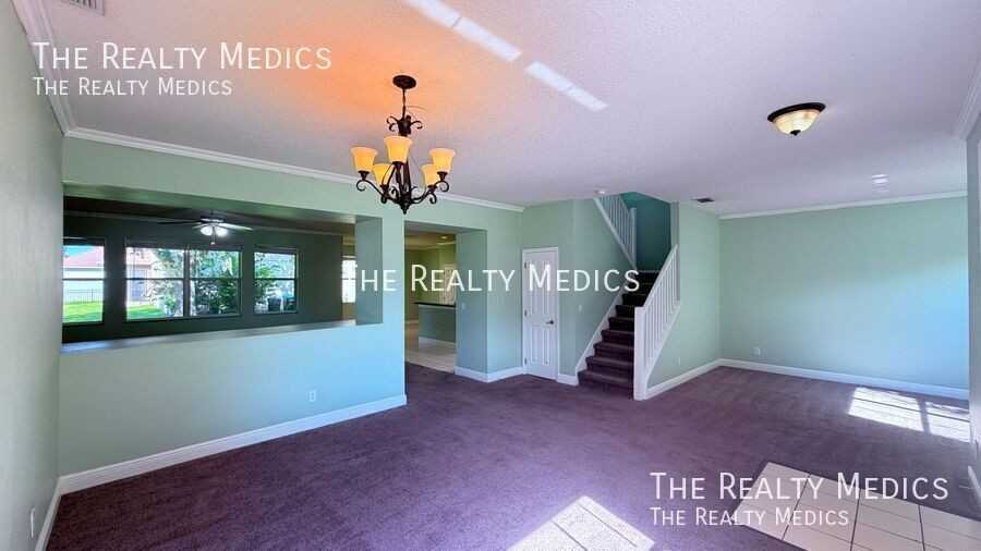 10031 Chorlton Cir - Photo 3 of 33