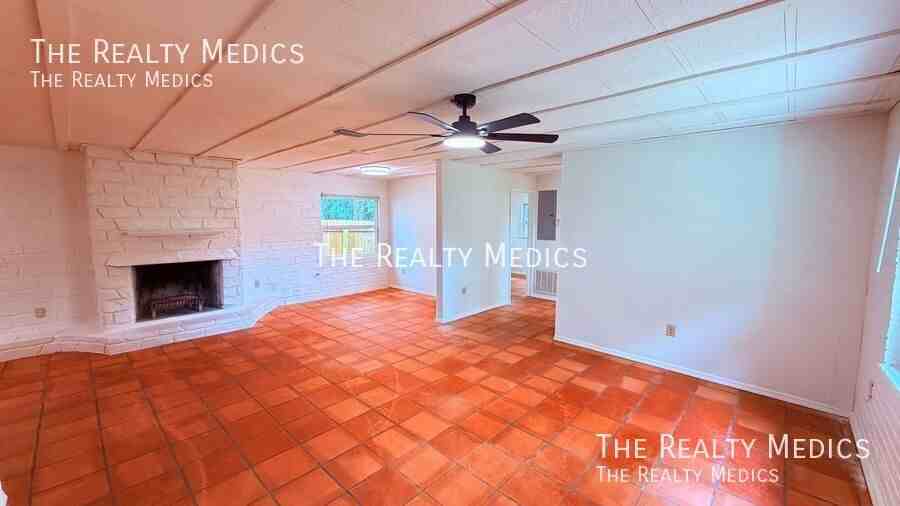 31061 Lochmore Cir - Photo 6 of 39