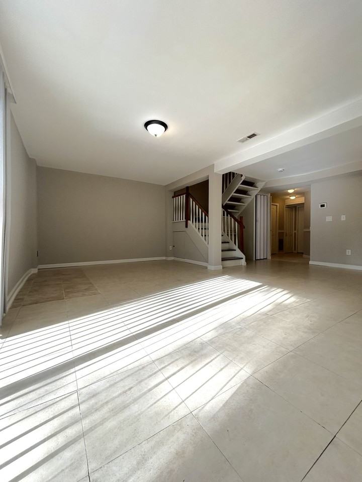 9620F Vinca Circle - Photo 2 of 13