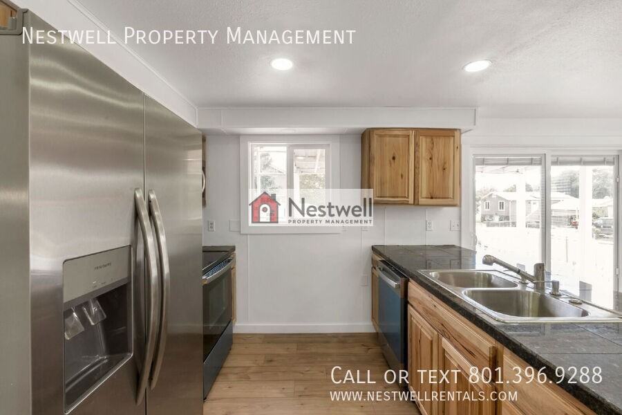 1123 S 680 W - Photo 5 of 30