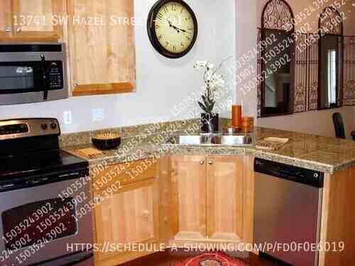 13741 Sw Hazel St #101 - Photo 7 of 36
