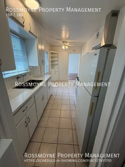826 Fischer St #A - Photo 5 of 10