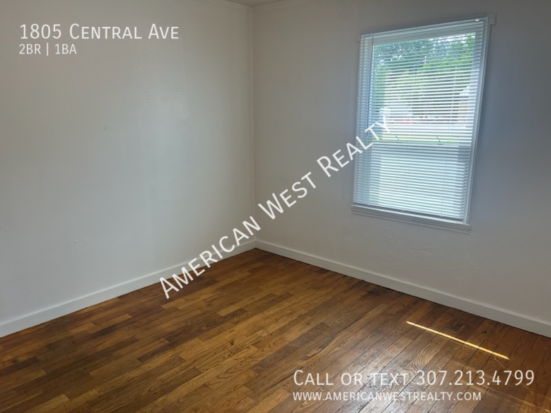 1805 Central Ave - Photo 3 of 7