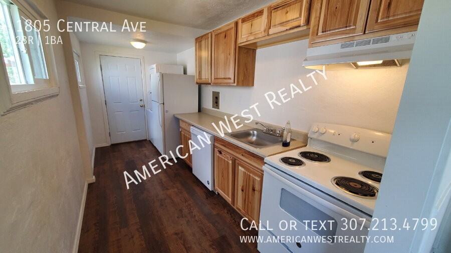 1805 Central Ave - Photo 5 of 7