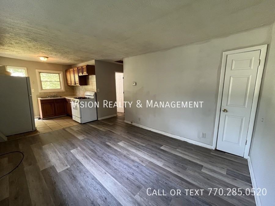 2954 Jones St - Photo 3 of 30