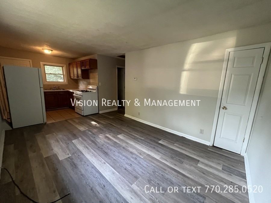 2954 Jones St - Photo 4 of 30