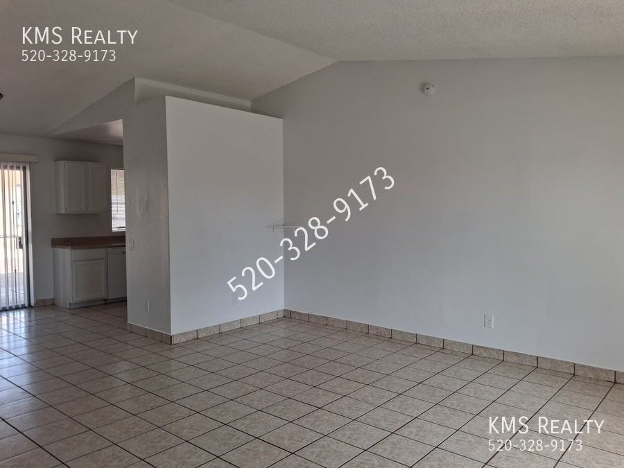 7050 S Placita Del Mundo - Photo 2 of 24