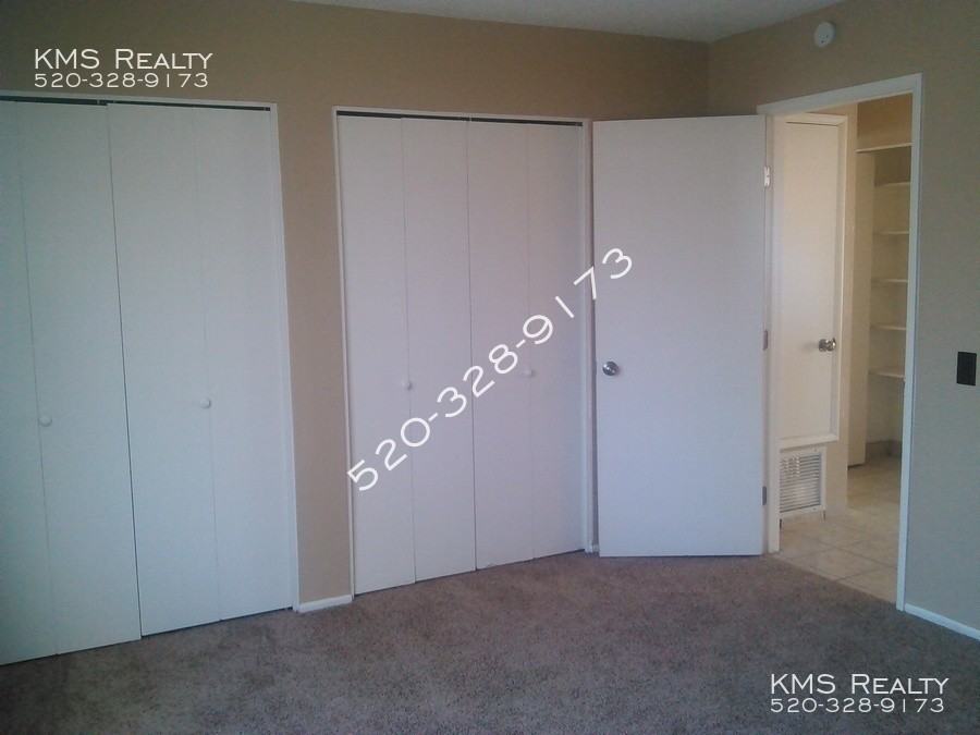 7050 S Placita Del Mundo - Photo 7 of 24
