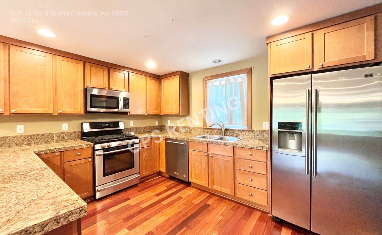 1029 Ne 123rd St #C - Photo 2 of 19