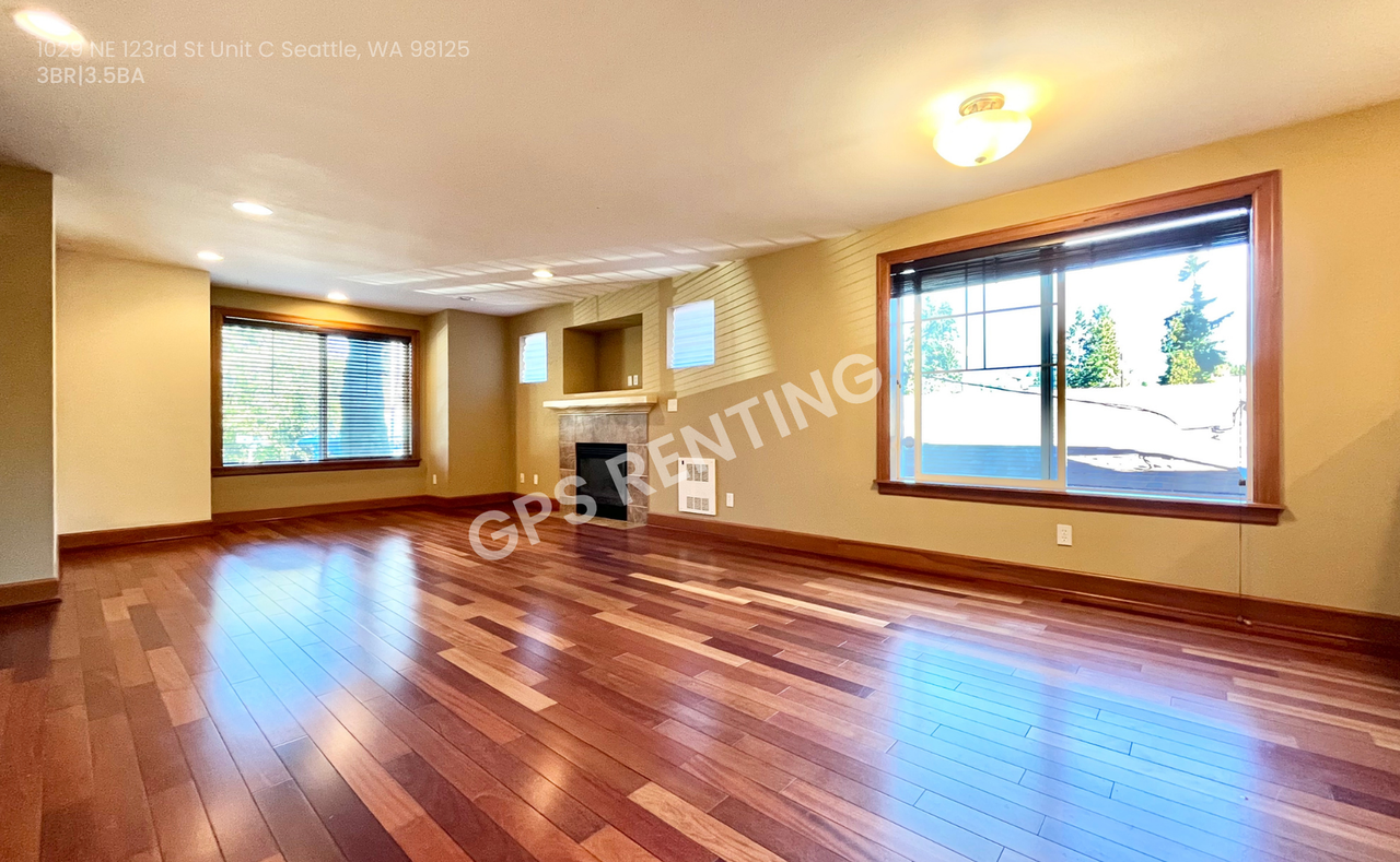 1029 Ne 123rd St #C - Photo 5 of 19
