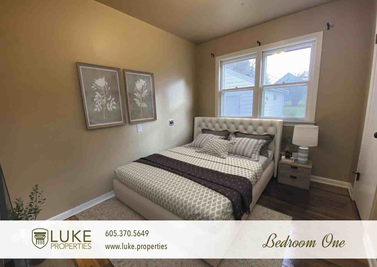 409 S Holly Ave - Photo 4 of 11