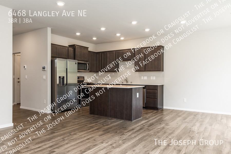 6468 Langley Ave Ne - Photo 4 of 38