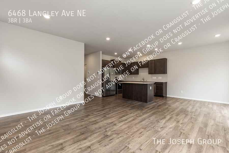 6468 Langley Ave Ne - Photo 7 of 38