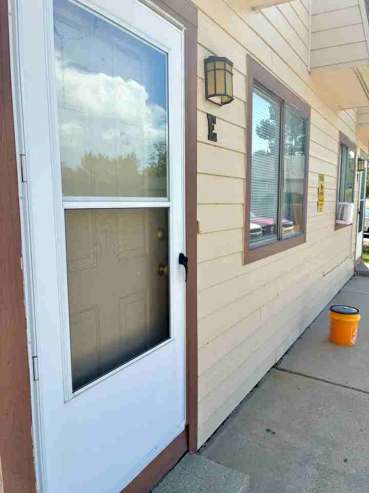 2330 S Colorado Ave - Photo 2 of 13