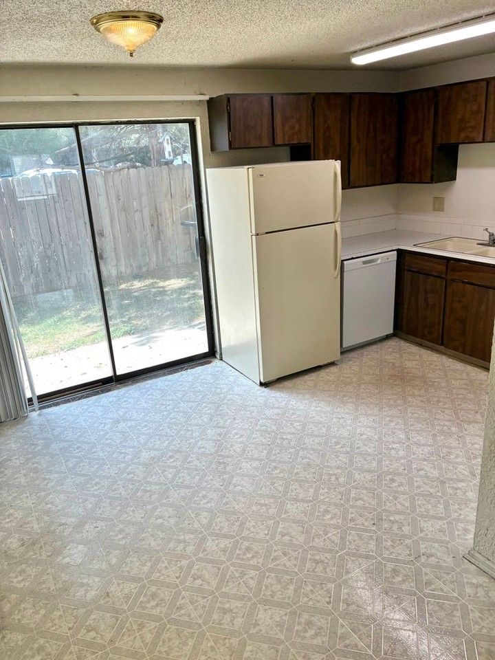 2330 S Colorado Ave - Photo 7 of 13