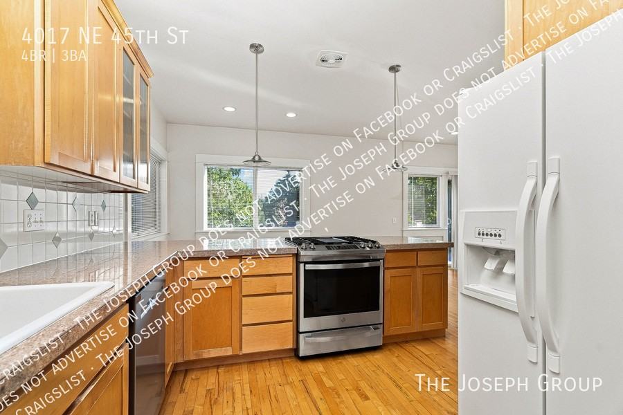 4017 Ne 45th St - Photo 6 of 28