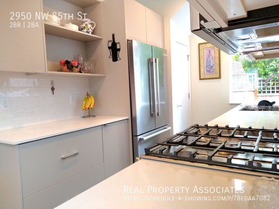 2950 Nw 85th St - Photo 7 of 25