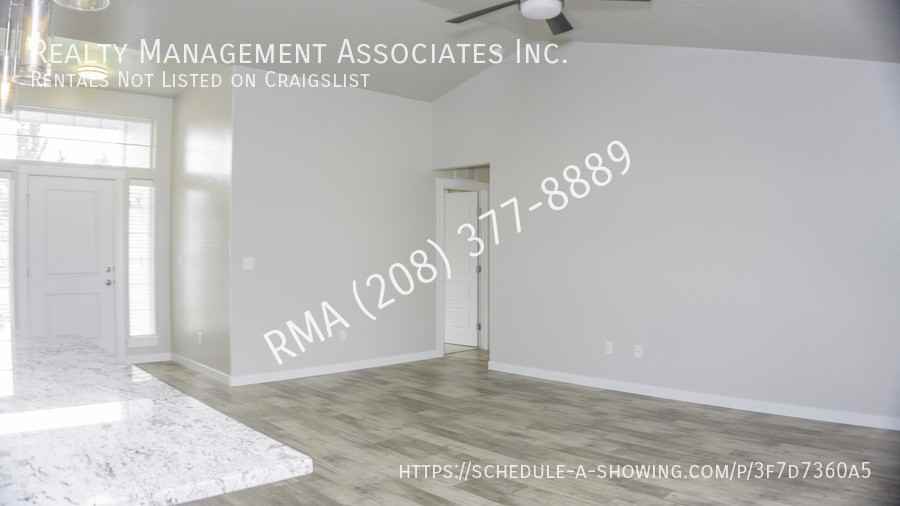 11942 W Hiawatha Dr - Photo 3 of 19