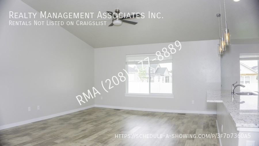 11942 W Hiawatha Dr - Photo 4 of 19