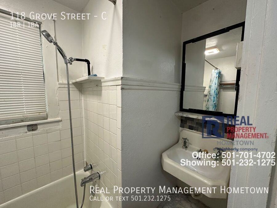 118 Grove St #C - Photo 6 of 9