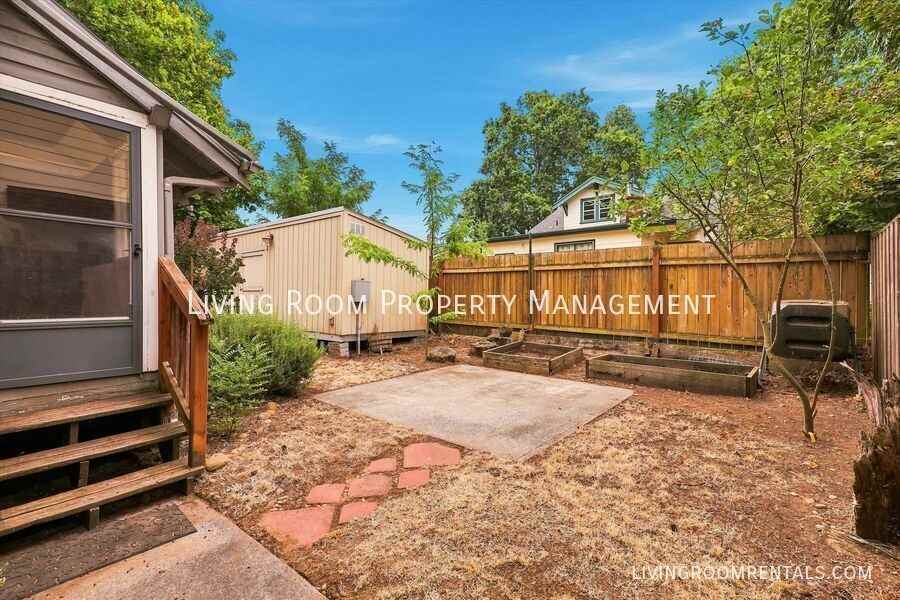 7504 Se Woodstock Blvd - Photo 4 of 36