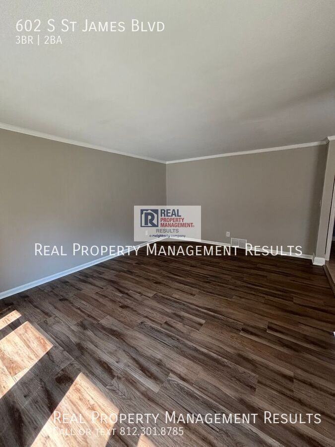 602 S Saint James Blvd - Photo 3 of 21