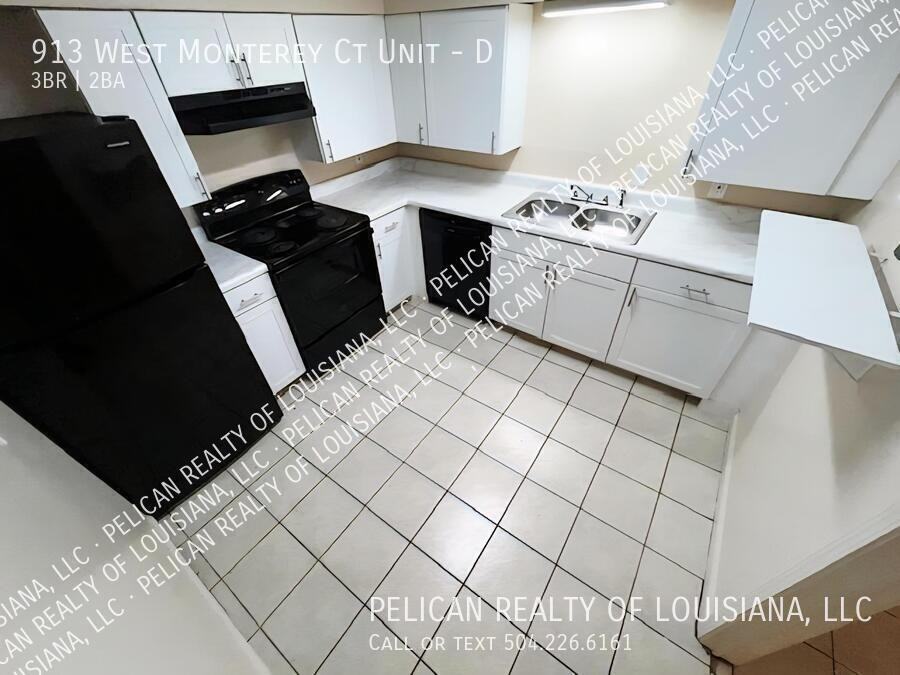 913 W Monterey Ct #D - Photo 3 of 9