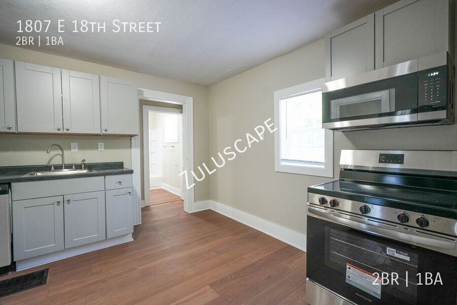 1807 E 18th St - Photo 4 of 21