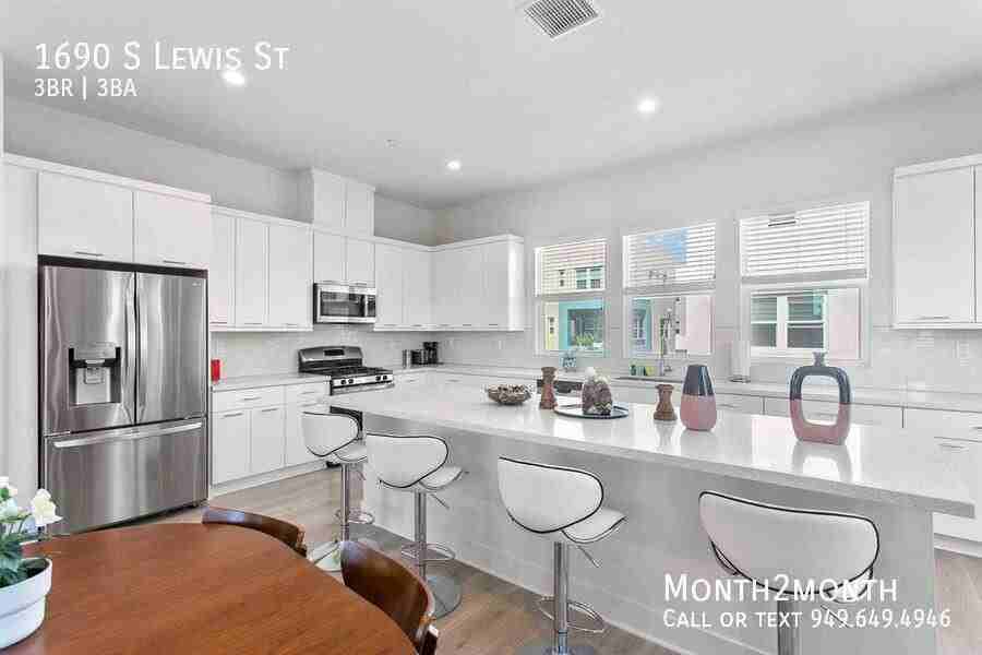 1690 S Lewis St - Photo 6 of 24