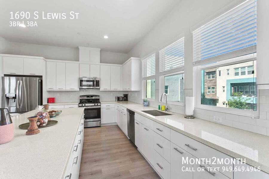 1690 S Lewis St - Photo 7 of 24