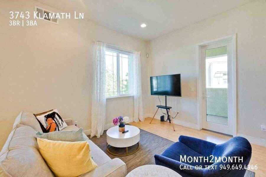 3743 Klamath Ln - Photo 2 of 40