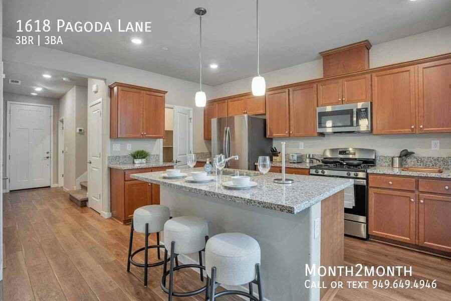 1618 Pagoda Ln - Photo 5 of 33
