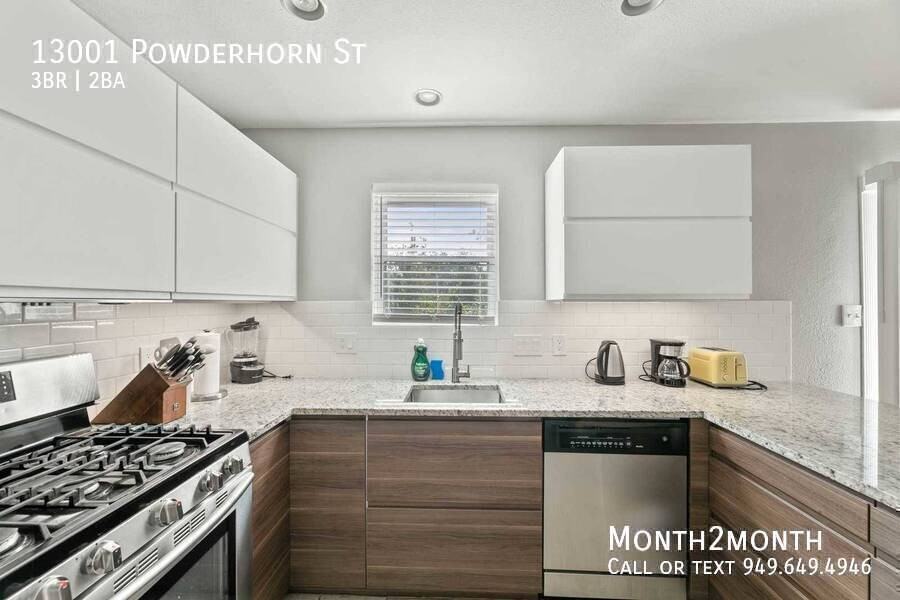 13001 Powderhorn St - Photo 6 of 24
