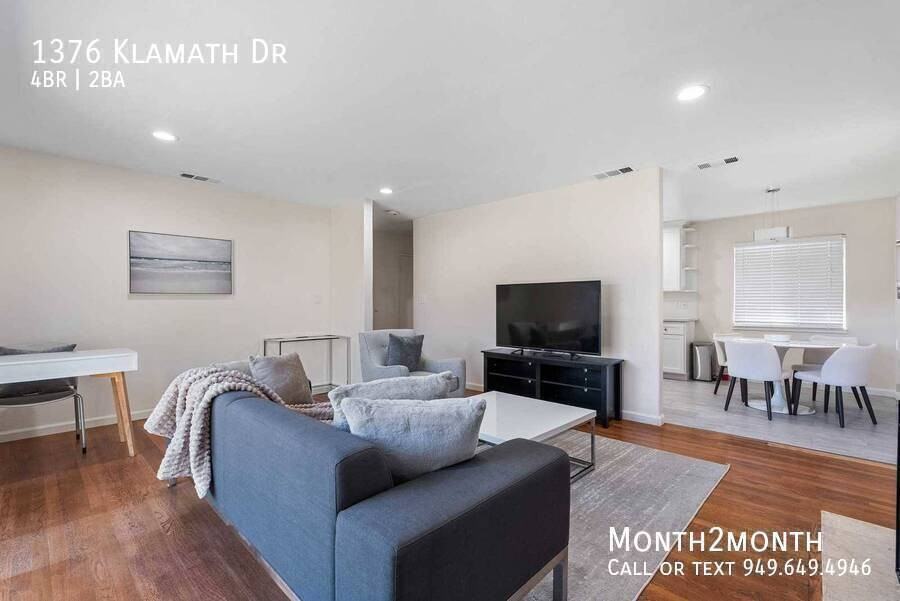 1376 Klamath Dr - Photo 4 of 47