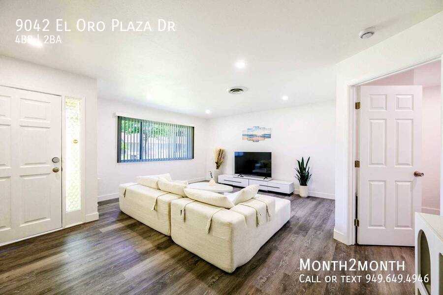 9042 El Oro Plaza Dr - Photo 5 of 43