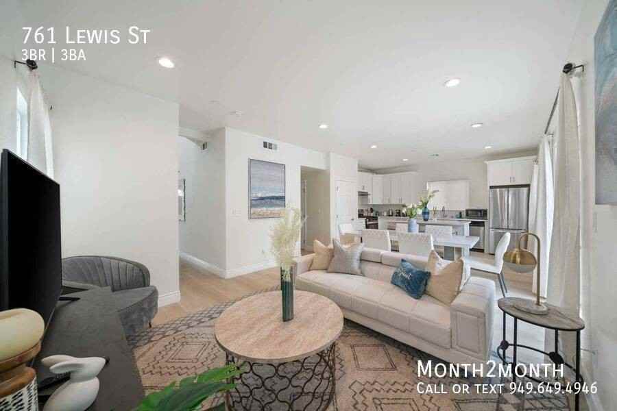 761 Lewis St - Photo 2 of 33