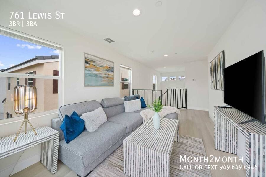 761 Lewis St - Photo 4 of 33