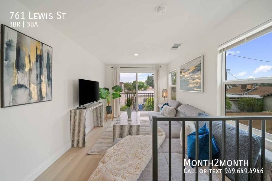 761 Lewis St - Photo 5 of 33