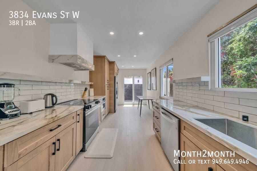 3834 Evans St - Photo 6 of 38