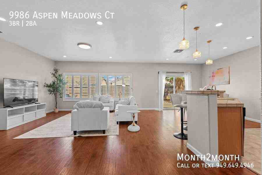 9986 Aspen Meadows Ct - Photo 7 of 43