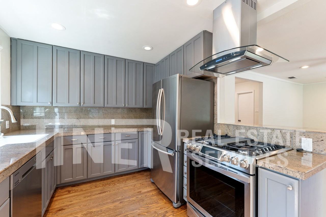 650 Dittmar Way - Photo 4 of 19