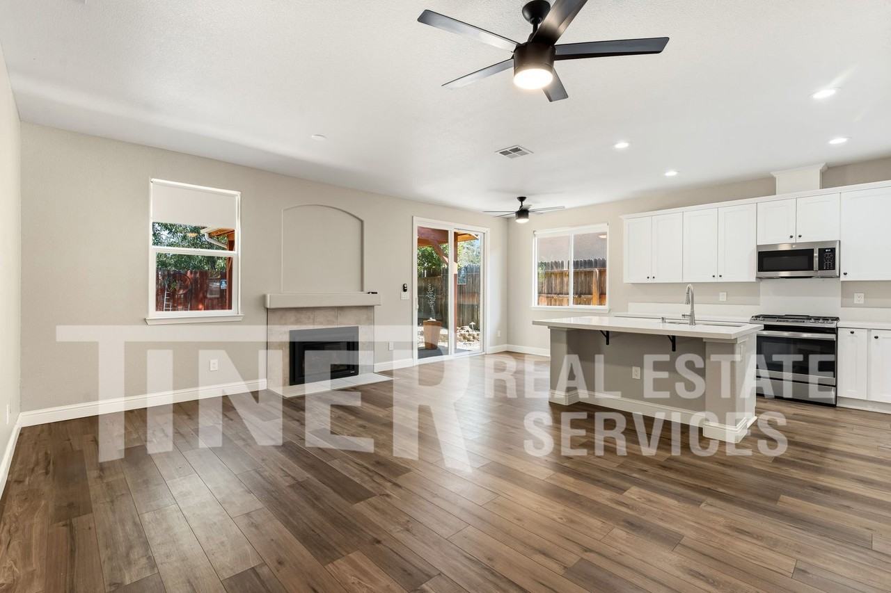 516 Costa Ln - Photo 2 of 26