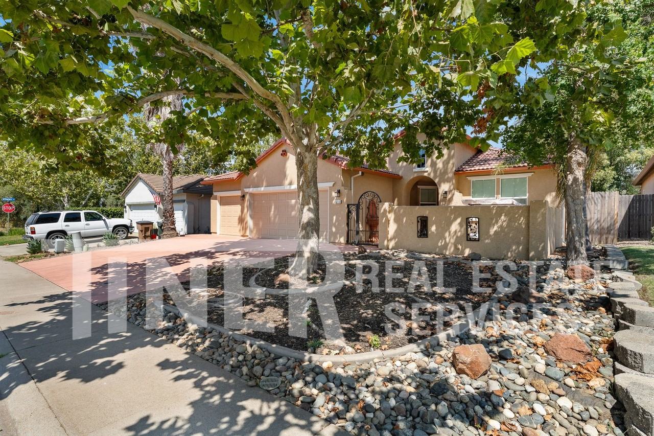 516 Costa Ln - Photo 5 of 26